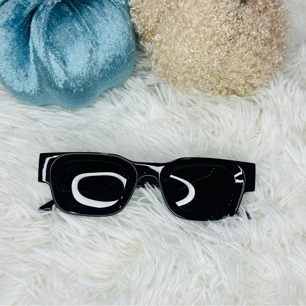 Faded sunglasses in black